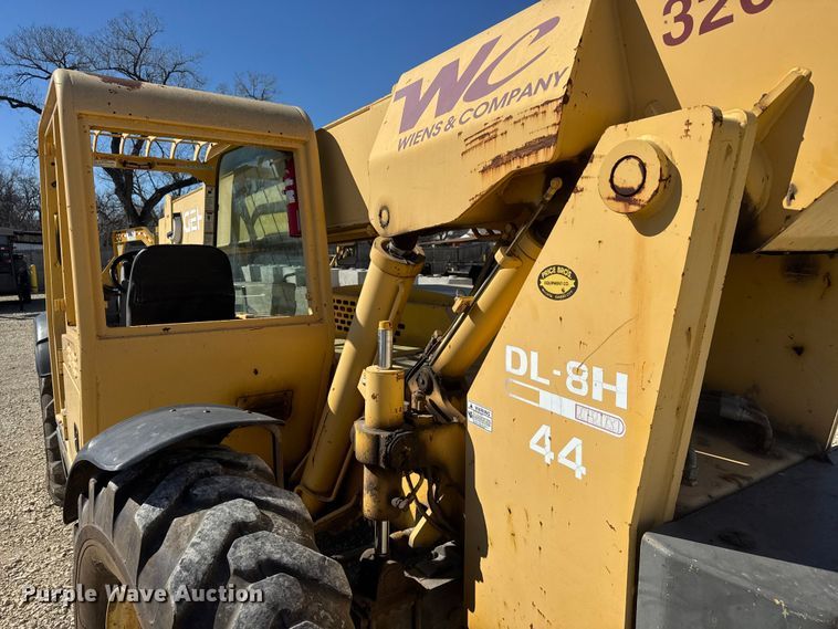 image for item ET1711 1999 Gehl DL-8H telehandler