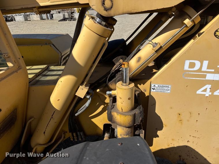 image for item ET1711 1999 Gehl DL-8H telehandler