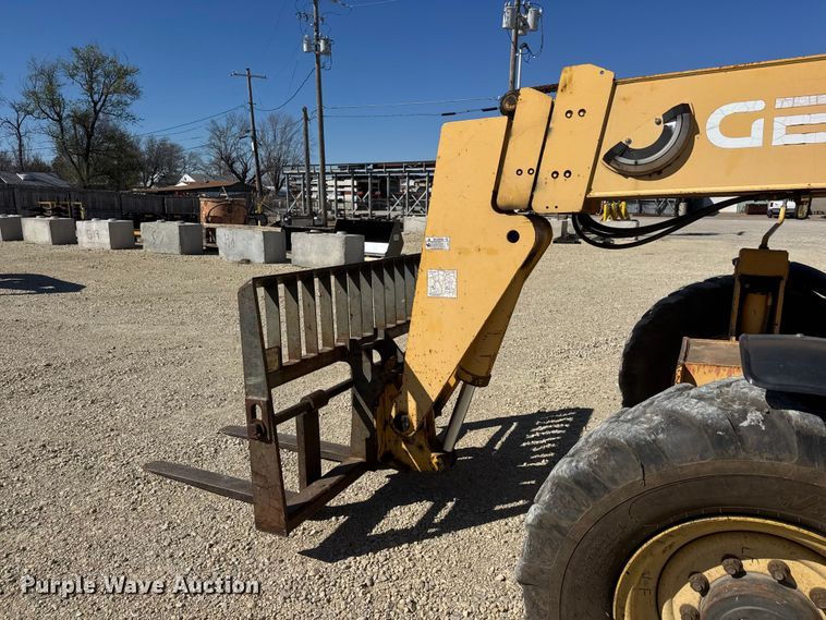 image for item ET1711 1999 Gehl DL-8H telehandler