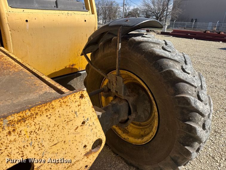 image for item ET1711 1999 Gehl DL-8H telehandler