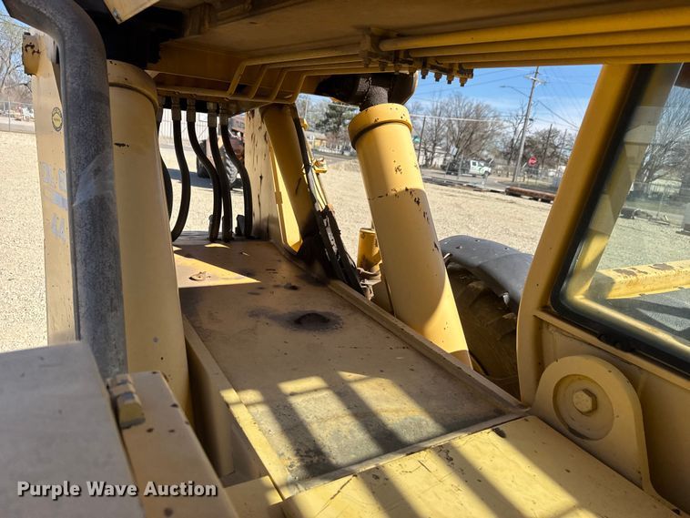 image for item ET1711 1999 Gehl DL-8H telehandler