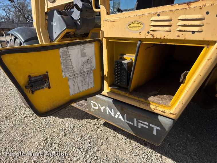 image for item ET1711 1999 Gehl DL-8H telehandler