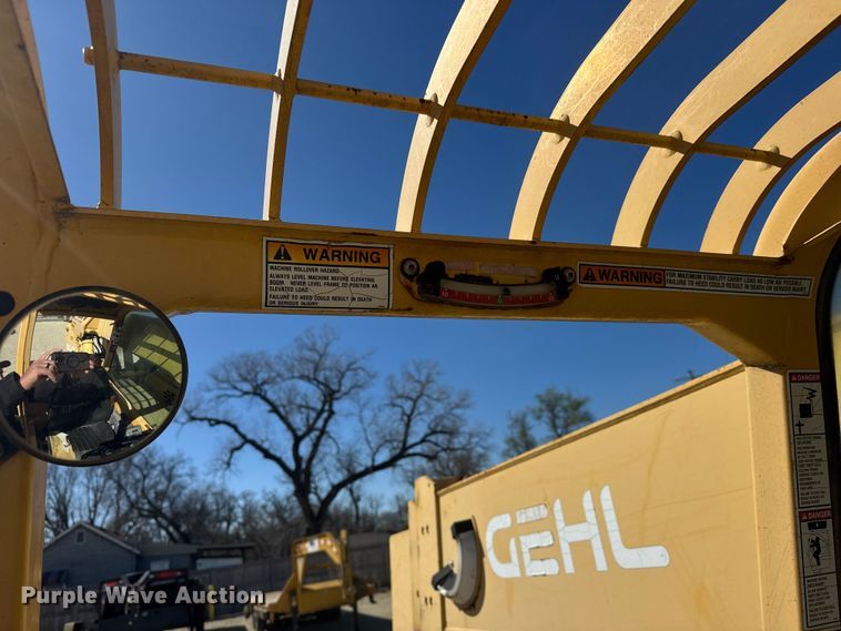 image for item ET1711 1999 Gehl DL-8H telehandler