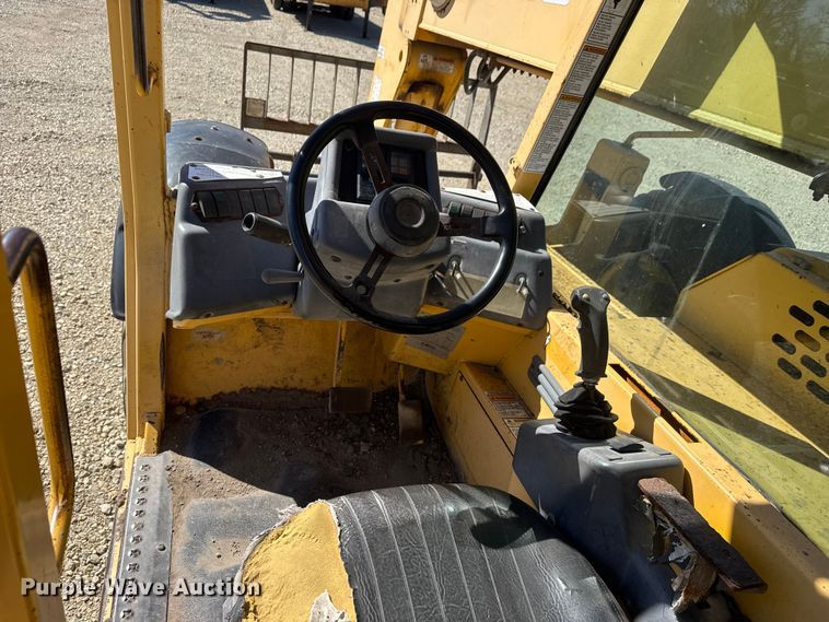 image for item ET1711 1999 Gehl DL-8H telehandler