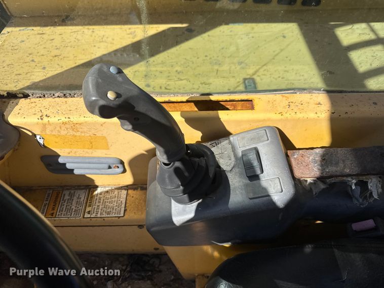 image for item ET1711 1999 Gehl DL-8H telehandler