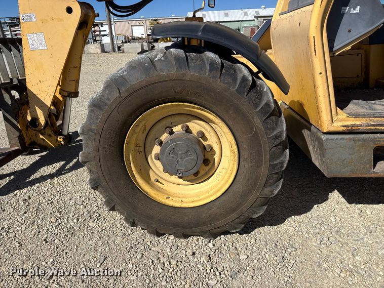 image for item ET1711 1999 Gehl DL-8H telehandler