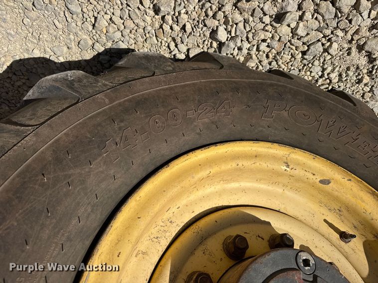 image for item ET1711 1999 Gehl DL-8H telehandler