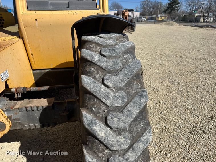 image for item ET1711 1999 Gehl DL-8H telehandler