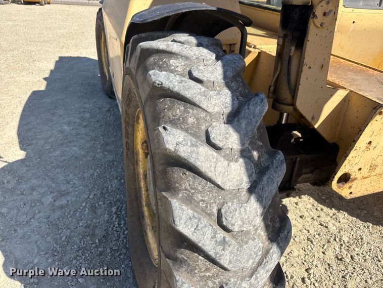 image for item ET1711 1999 Gehl DL-8H telehandler