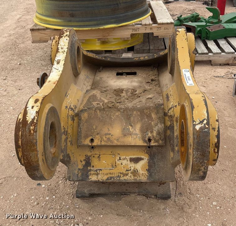 image for item EU4853 Caterpillar excavator quick coupler