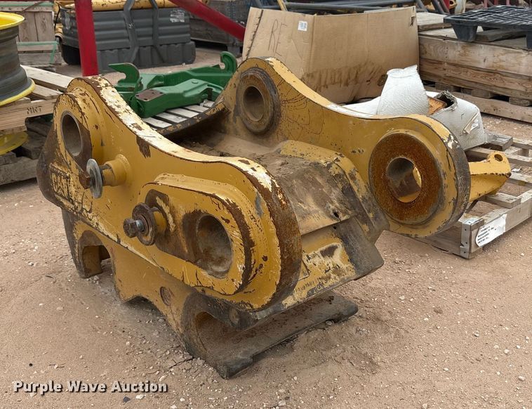 image for item EU4853 Caterpillar excavator quick coupler