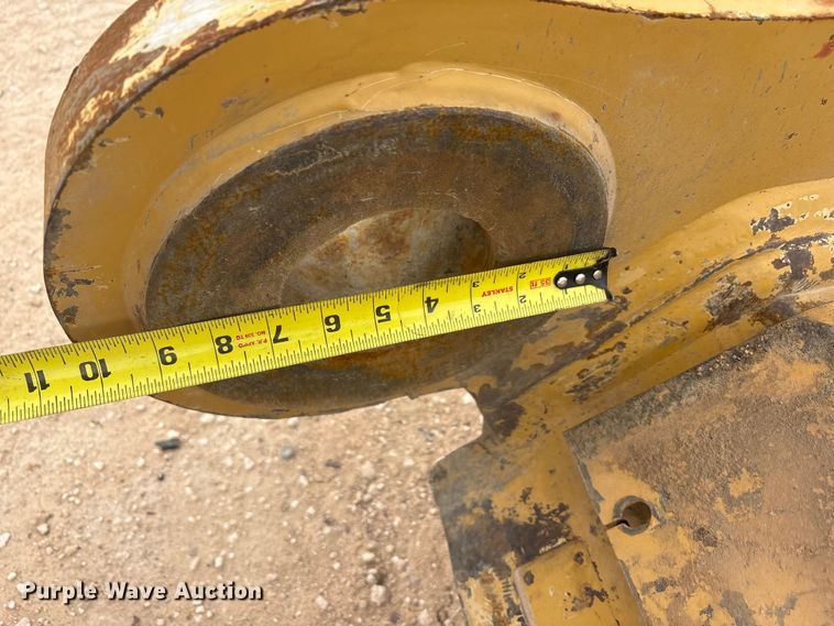 image for item EU4853 Caterpillar excavator quick coupler