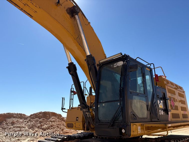 image for item EU4946 2018 Caterpillar 374FL excavator