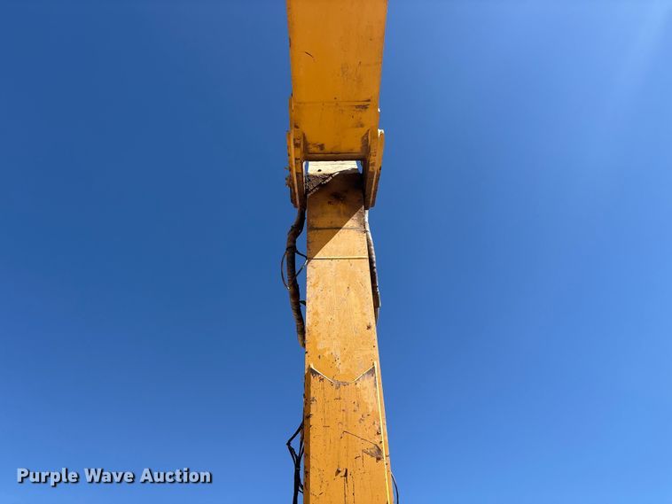 image for item EU4946 2018 Caterpillar 374FL excavator