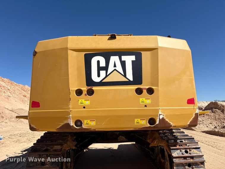 image for item EU4946 2018 Caterpillar 374FL excavator