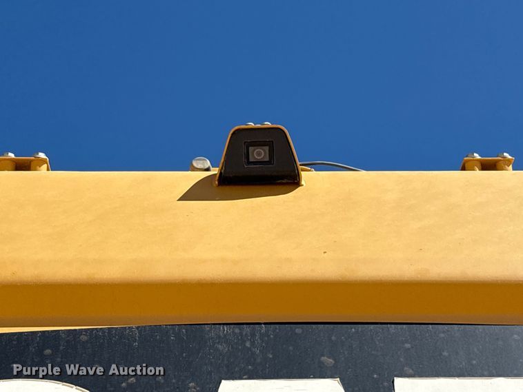 image for item EU4946 2018 Caterpillar 374FL excavator