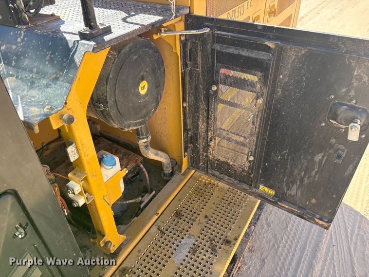 image for item EU4946 2018 Caterpillar 374FL excavator