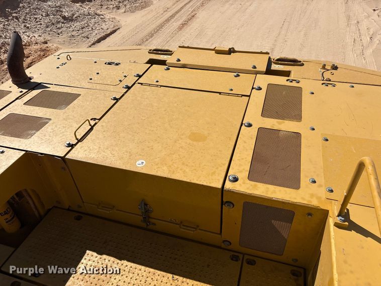 image for item EU4946 2018 Caterpillar 374FL excavator