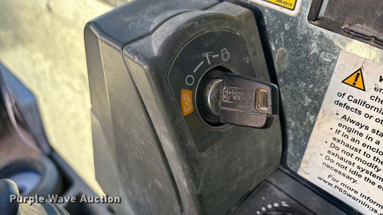 image for item EU4946 2018 Caterpillar 374FL excavator