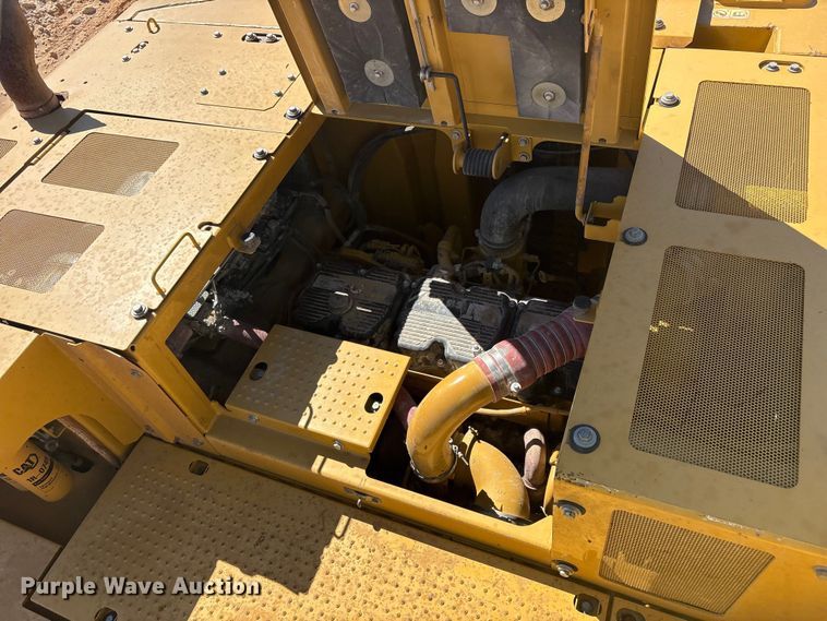 image for item EU4946 2018 Caterpillar 374FL excavator