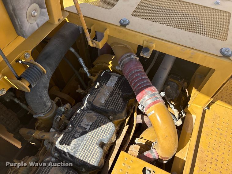 image for item EU4946 2018 Caterpillar 374FL excavator