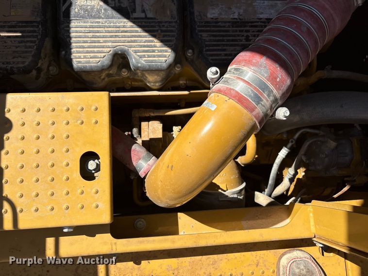 image for item EU4946 2018 Caterpillar 374FL excavator