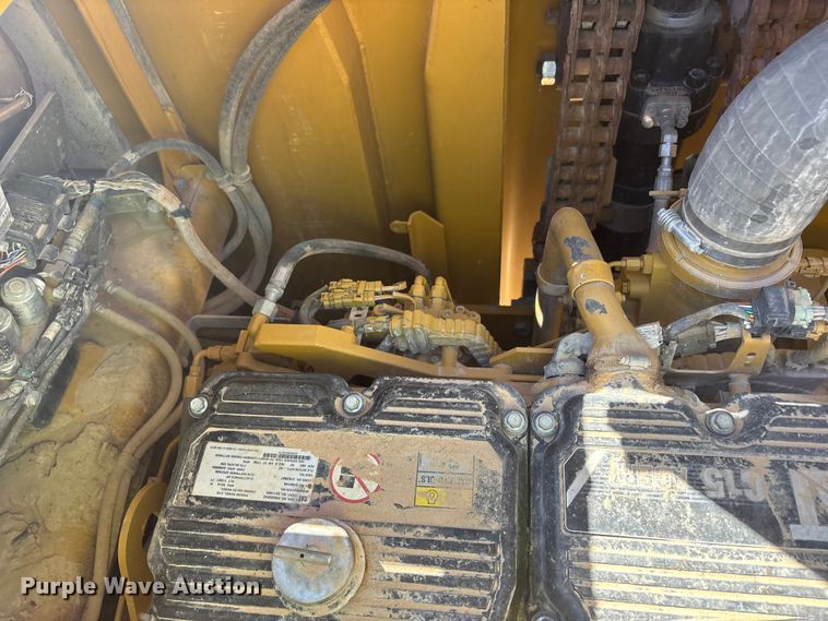 image for item EU4946 2018 Caterpillar 374FL excavator