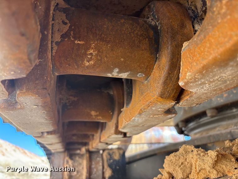 image for item EU4946 2018 Caterpillar 374FL excavator