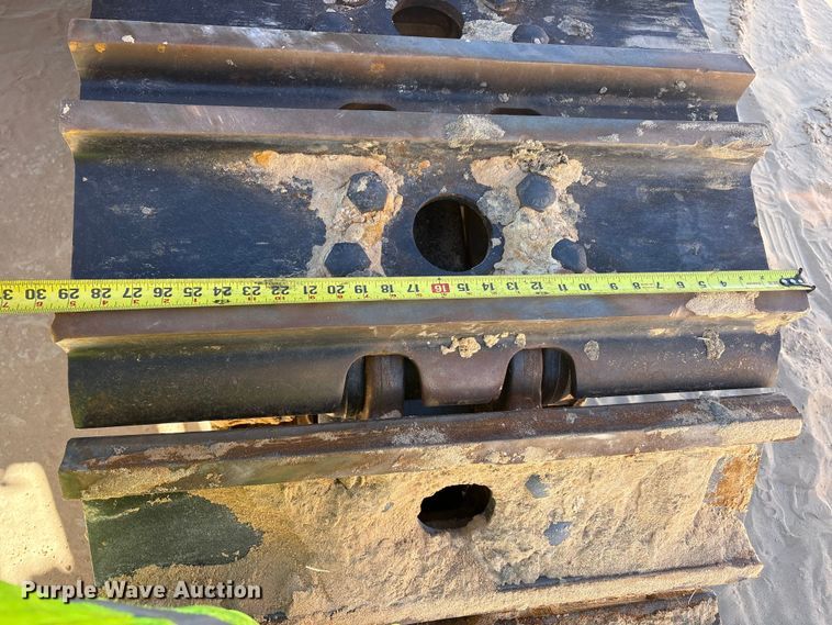 image for item EU4946 2018 Caterpillar 374FL excavator