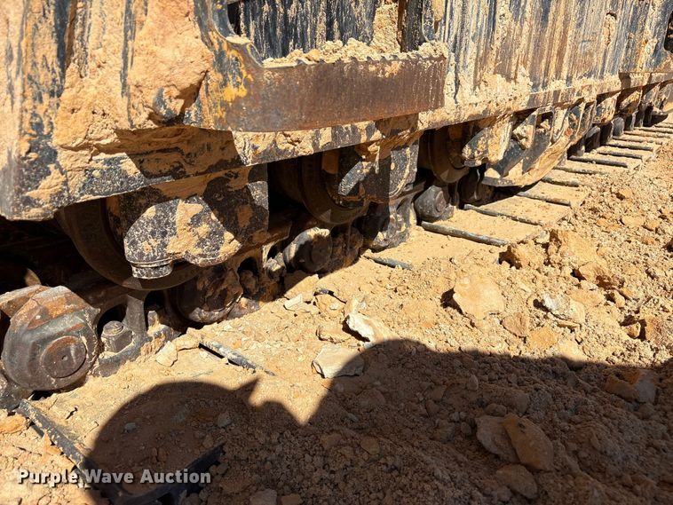 image for item EU4946 2018 Caterpillar 374FL excavator