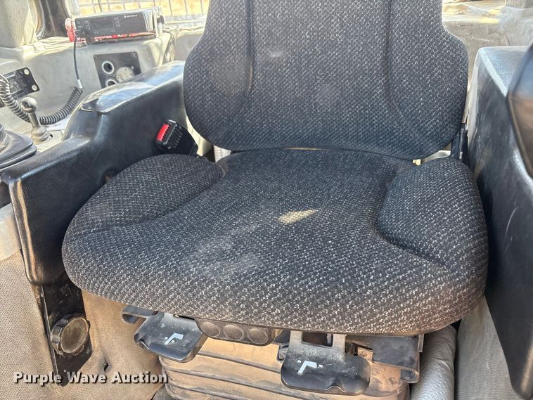 image for item EU4947 2012 Caterpillar D6TXW dozer