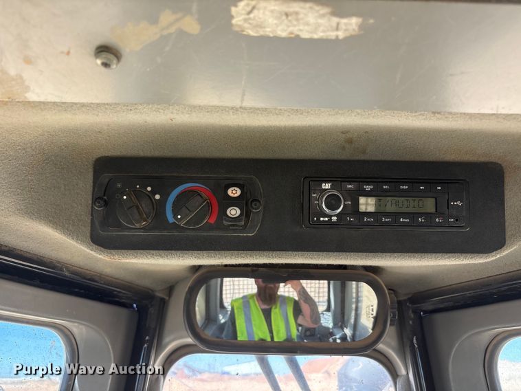 image for item EU4947 2012 Caterpillar D6TXW dozer