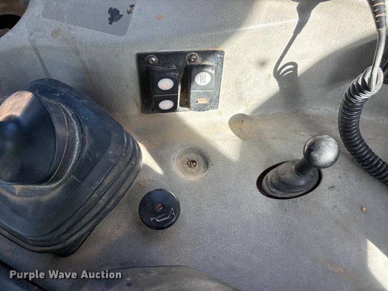 image for item EU4947 2012 Caterpillar D6TXW dozer