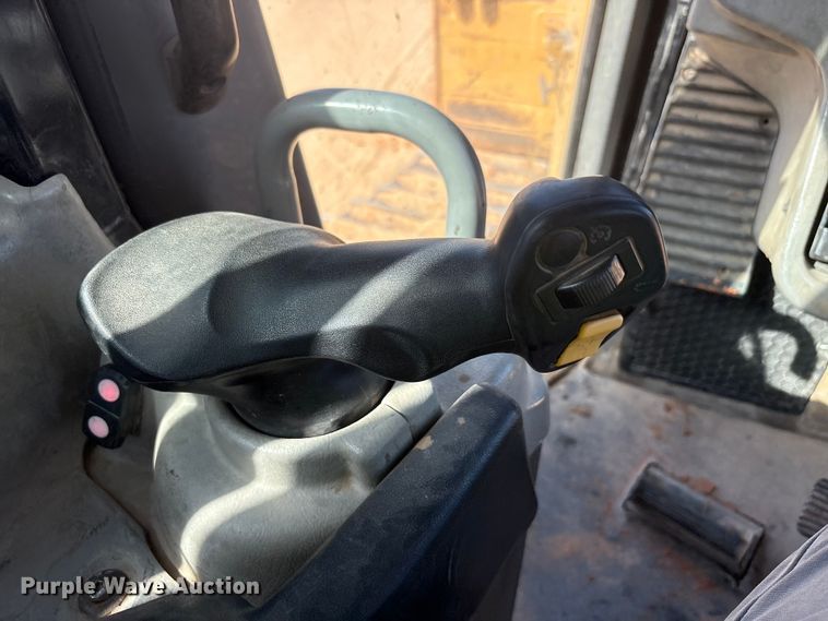 image for item EU4947 2012 Caterpillar D6TXW dozer