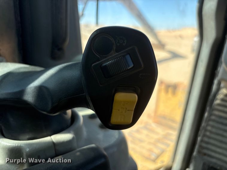 image for item EU4947 2012 Caterpillar D6TXW dozer