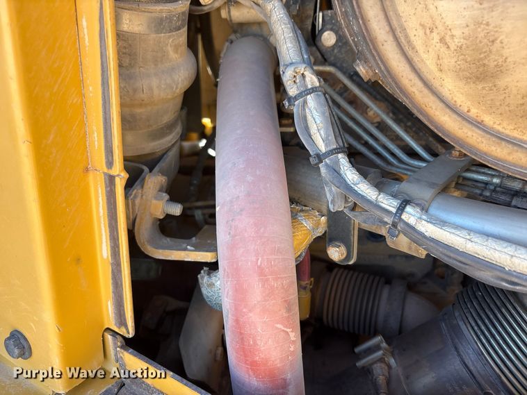 image for item EU4947 2012 Caterpillar D6TXW dozer