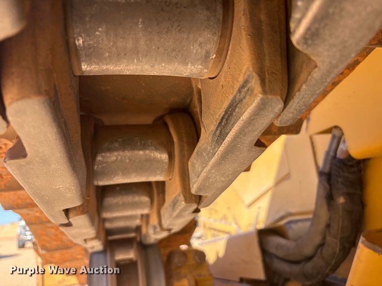 image for item EU4947 2012 Caterpillar D6TXW dozer