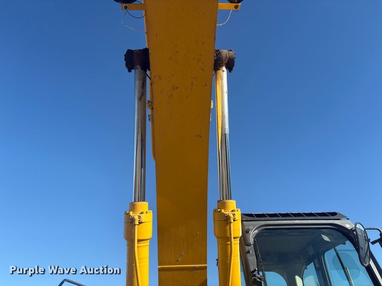 image for item EV2777 Kobelco SK210LC-10 excavator