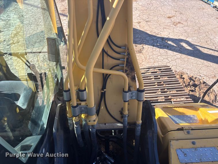 image for item EV2777 Kobelco SK210LC-10 excavator