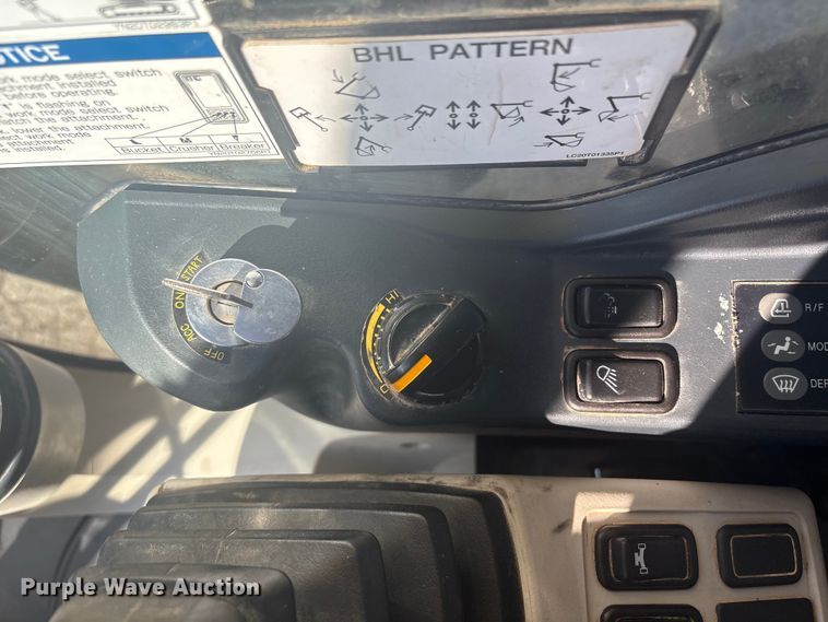 image for item EV2777 Kobelco SK210LC-10 excavator