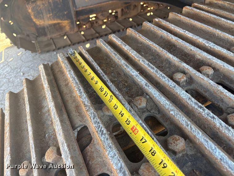 image for item EV2777 Kobelco SK210LC-10 excavator