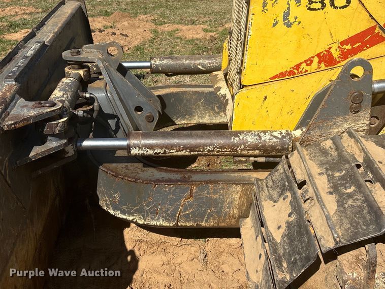 image for item EV2779 2000 New Holland DC80 dozer