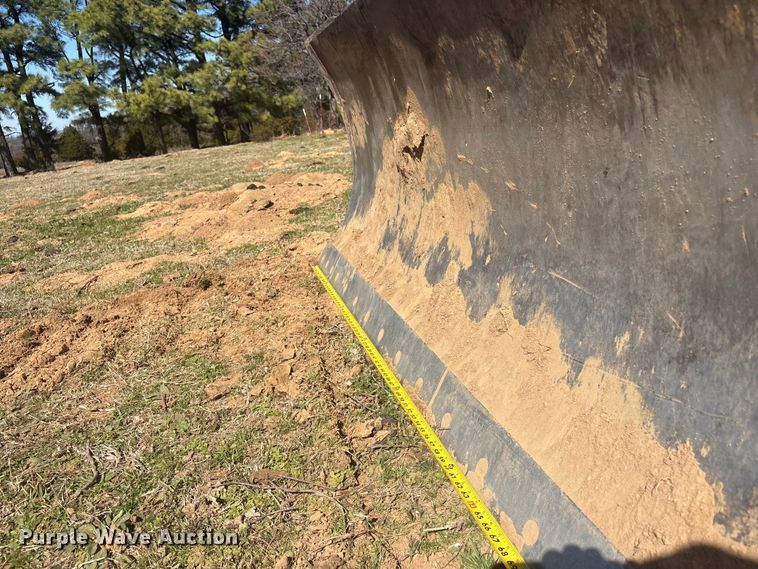 image for item EV2779 2000 New Holland DC80 dozer