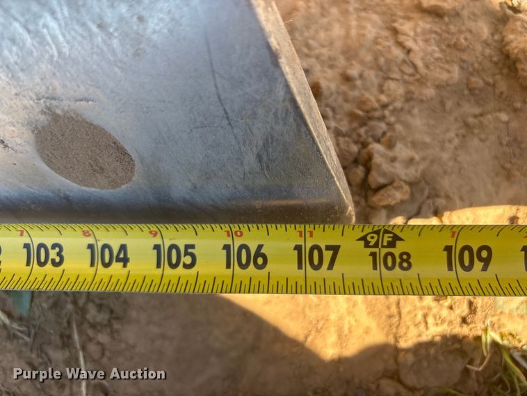 image for item EV2779 2000 New Holland DC80 dozer