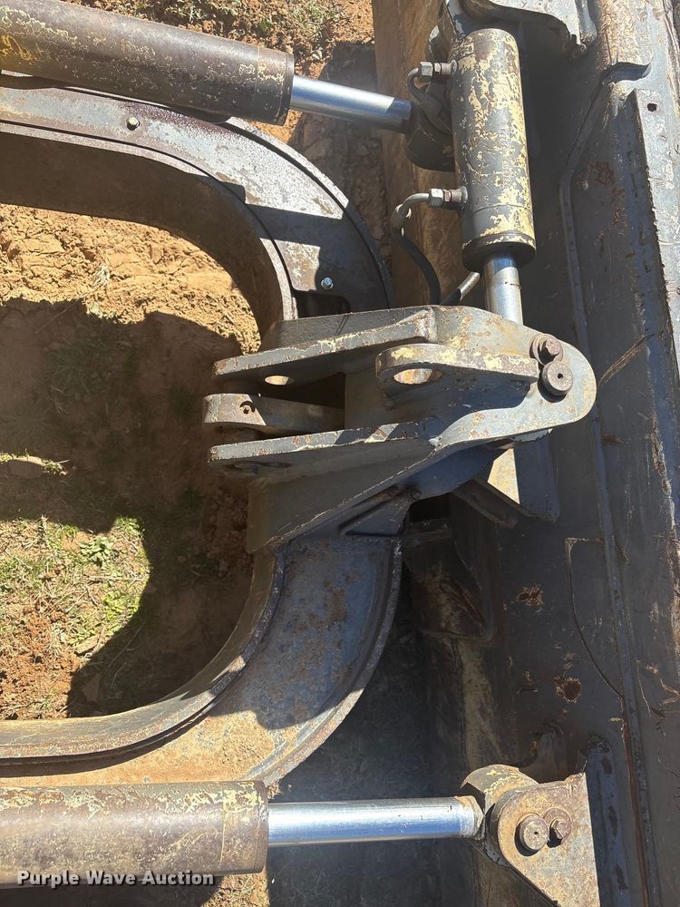 image for item EV2779 2000 New Holland DC80 dozer