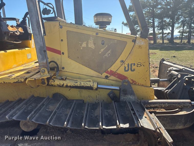image for item EV2779 2000 New Holland DC80 dozer