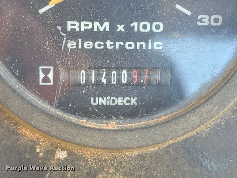 image for item EV2779 2000 New Holland DC80 dozer