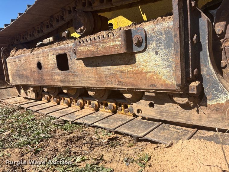 image for item EV2779 2000 New Holland DC80 dozer