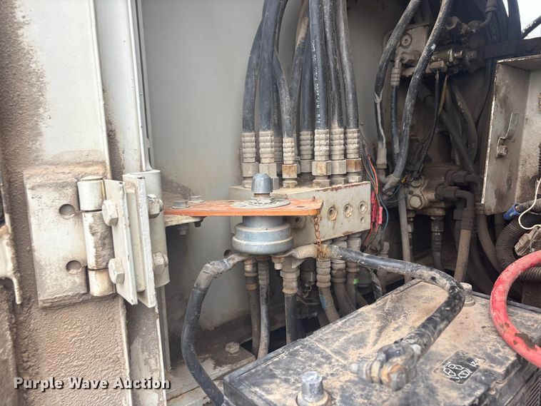 image for item EV2813 1996 Link-Belt 4300 Q excavator