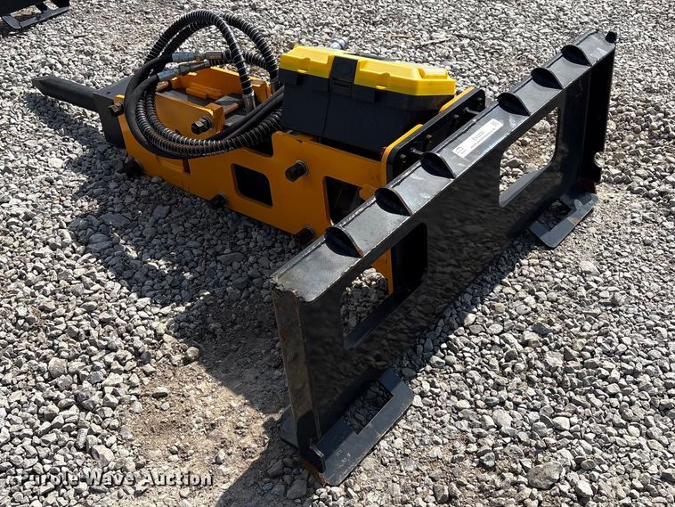 image for item EV2820 2024 GIYI 680 Skid Steer Breaker